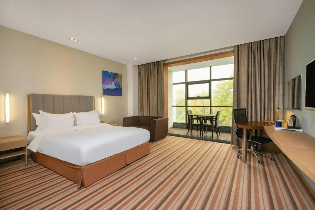 Holiday Inn Express Yangzhou City Center By Ihg Exterior photo