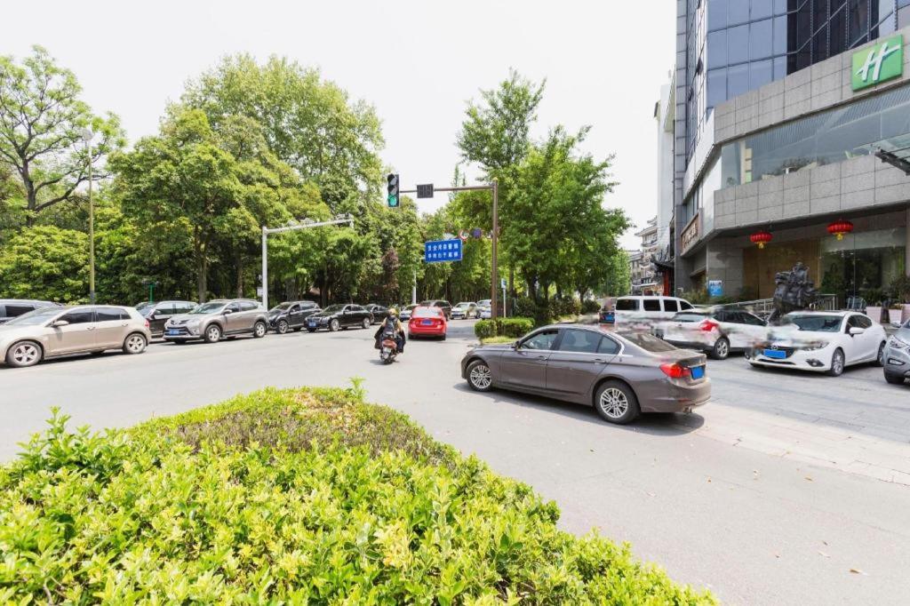 Holiday Inn Express Yangzhou City Center By Ihg Exterior photo