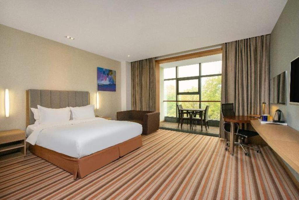 Holiday Inn Express Yangzhou City Center By Ihg Exterior photo
